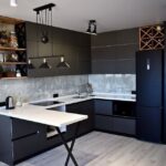 кухня з барною стійкою
